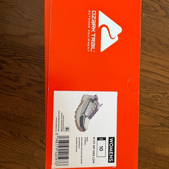 Ozark Trail Women’s Hiking Trail Sneakers NWT Size 10 Beige & Purple Lace Up New - Picture 6 of 9